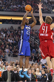 lebron james nba 100214 all star dallas 08 2010 NBA All Star: D Wade and LeBron lead EAST in Front of 108k