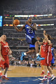 lebron james nba 100214 all star dallas 33 2010 NBA All Star: D Wade and LeBron lead EAST in Front of 108k
