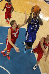 lebron james nba 100214 all star dallas 35 2010 NBA All Star: D Wade and LeBron lead EAST in Front of 108k