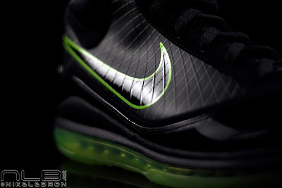 Air Max LeBron VII Black/Electric Green aka Dunkman Showcase lebron7 black dunkman 69 web Air Max LeBron VII Black/Electric Green aka Dunkman Showcase