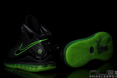 Air Max LeBron VII Black/Electric Green aka Dunkman Showcase lebron7 black dunkman 91 web Air Max LeBron VII Black/Electric Green aka Dunkman Showcase