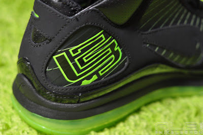 Air Max LeBron VII Black/Electric Green aka Dunkman Showcase lebron7 black dunkman 78 web Air Max LeBron VII Black/Electric Green aka Dunkman Showcase
