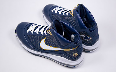 LeBron VII Akron Exclusive New Pics. Restock at HOH on Tuesday. nike air max lebron 7 pe university of akron 6 05 LeBron VII Akron Exclusive New Pics. Restock at HOH on Tuesday.