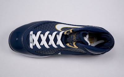 LeBron VII Akron Exclusive New Pics. Restock at HOH on Tuesday. nike air max lebron 7 pe university of akron 6 09 LeBron VII Akron Exclusive New Pics. Restock at HOH on Tuesday.