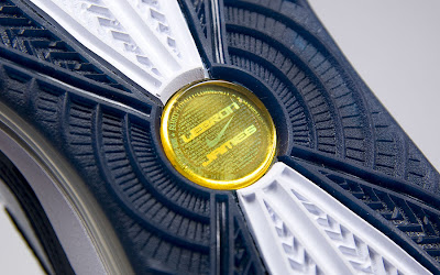 LeBron VII Akron Exclusive New Pics. Restock at HOH on Tuesday. nike air max lebron 7 pe university of akron 6 14 LeBron VII Akron Exclusive New Pics. Restock at HOH on Tuesday.