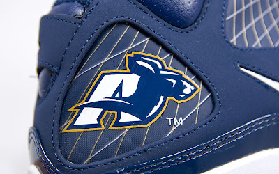 LeBron VII Akron Exclusive New Pics. Restock at HOH on Tuesday. nike air max lebron 7 pe university of akron 6 13 LeBron VII Akron Exclusive New Pics. Restock at HOH on Tuesday.