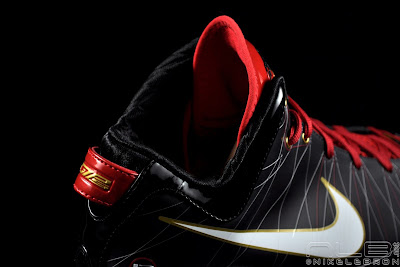 Nike LeBron VII (7) P.S. (Post Season) 407639 002 Showcase lebron7 ps black red white 55 web Nike LeBron VII (7) P.S. (Post Season) 407639 002 Showcase