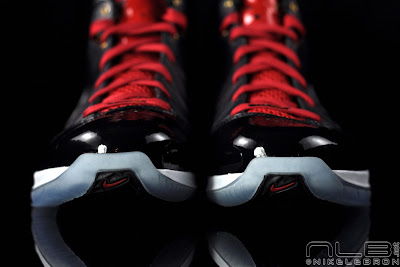 Nike LeBron VII (7) P.S. (Post Season) 407639 002 Showcase lebron7 ps black red white 34 web Nike LeBron VII (7) P.S. (Post Season) 407639 002 Showcase