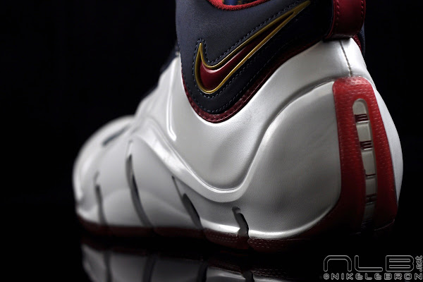 Throwback Thursday Nike Zoom LeBron IV Cavaliers Colorway