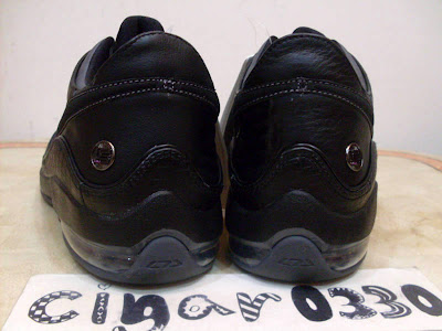 Nike LeBron VII (7) Low Sample Black/Red Plum Dark Grey nike air max lebron 7 low ss black black 1 05 Nike LeBron VII (7) Low Sample Black/Red Plum Dark Grey