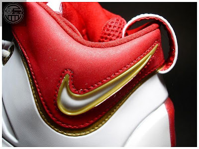A Look Back at King James Nike Zoom LeBron IV Home PE lbj4 pe wht red11 19 A Look Back at King James Nike Zoom LeBron IV Home PE