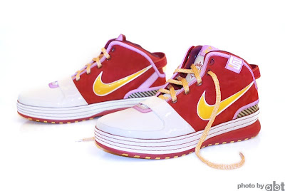 nike zoom lebron 6 pe hardwood classic 1 14 First Look at the 2008 09 Hardwood Classic Zoom LeBron 6