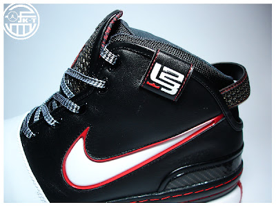 nike zoom lebron 6 gr black white red 14 13 A Fresh Look at the Initial Nike Zoom LeBron Six Colorway