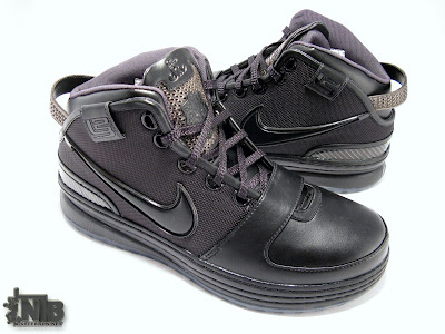Triple Black Nike Zoom LeBron VI in High Definition nike zoom lebron 6 gr black anthracite 12 25 Triple Black Nike Zoom LeBron VI in High Definition
