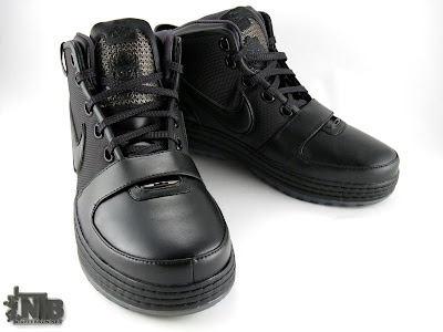Triple Black Nike Zoom LeBron VI in High Definition nike zoom lebron 6 gr black anthracite 12 17 Triple Black Nike Zoom LeBron VI in High Definition