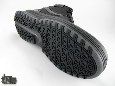 Triple Black Nike Zoom LeBron VI in High Definition nike zoom lebron 6 gr black anthracite 12 20 Triple Black Nike Zoom LeBron VI in High Definition