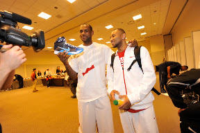 LeBron James Rocking the Akron Six During 2009 NBA All Star Festivities lebron james nba 090214 all star phoenix 28 LeBron James Rocking the Akron Six During 2009 NBA All Star Festivities