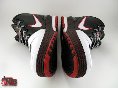 nike zoom lebron 6 gr black white red 16 14  A Common Colorway For An Extraordinary Sneaker