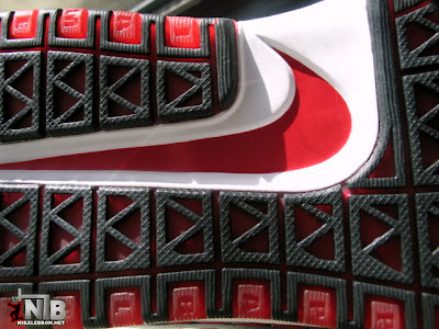 nike zoom lebron 6 gr black white red 17 10 Another LeBron Six Sample   Look And See Black White Red