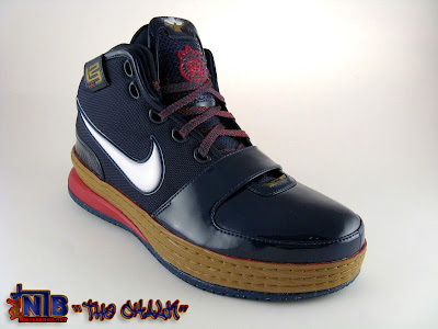 Nike Zoom LeBron James VI Chalk Edition Showcase lebron6 the chalk 06 web Nike Zoom LeBron James VI Chalk Edition Showcase