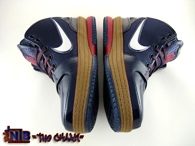 Nike Zoom LeBron James VI Chalk Edition Showcase lebron6 the chalk 18 web Nike Zoom LeBron James VI Chalk Edition Showcase