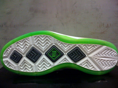 nike zoom soldier 3 gr dunkman 1 04 Dunkman Nike Zoom Soldier III Drops on Saturday at HOH