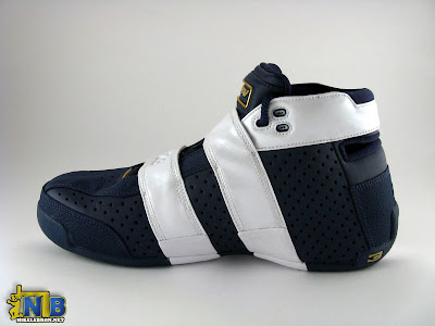 nike zoom lebron 20 5 5 pe playoff navy 1 02 Looking Back at Nike Zoom 20 5 5 With the 2006 Playoff PE