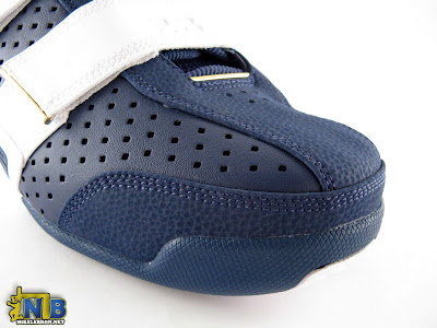 nike zoom lebron 20 5 5 pe playoff navy 1 24 Looking Back at Nike Zoom 20 5 5 With the 2006 Playoff PE