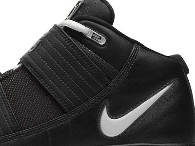 nike zoom soldier 3 gr black white 1 03 New Nike Soldier 3s   Triple Black and Black/White Colorways