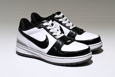 nike zoom lebron 6 low gr black white 4 01 White and Black (101) Nike Zoom LeBron VI Low Sample Photos