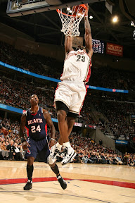 Amazing Encore LeBron and Co. Cruise By Hawks in the Series Opener lebron james nba 090505 cle vs atl 05 game 1 Amazing Encore LeBron and Co. Cruise By Hawks in the Series Opener