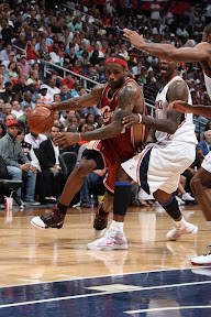lebron james nba 090509 cle vs atl 18 game 3 LeBron Puts on Another MVP Show. Mo Gets Recruited as Soldier.