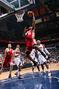 lebron james nba 090509 cle vs atl 33 game 3 LeBron Puts on Another MVP Show. Mo Gets Recruited as Soldier.