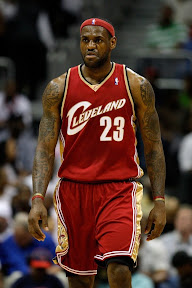 lebron james nba 090509 cle vs atl 54 game 3 LeBron Puts on Another MVP Show. Mo Gets Recruited as Soldier.