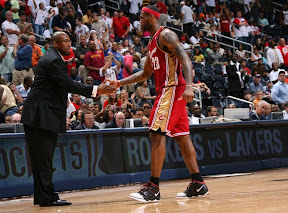 lebron james nba 090509 cle vs atl 19 game 3 LeBron Puts on Another MVP Show. Mo Gets Recruited as Soldier.