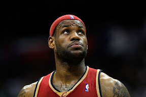 lebron james nba 090509 cle vs atl 21 game 3 LeBron Puts on Another MVP Show. Mo Gets Recruited as Soldier.