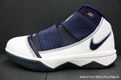Nike Zoom Soldier III White and Navy (141) Kids vs Mens nike zoom soldier 3 gr white navy red 5 03 Nike Zoom Soldier III White and Navy (141) Kids vs Mens