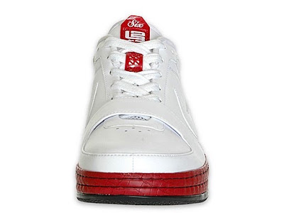 Nike Zoom LeBron VI Low White/Varsity Red Black Available at Finishline nike zoom lebron 6 low gr white black red 1 03 Nike Zoom LeBron VI Low White/Varsity Red Black Available at Finishline