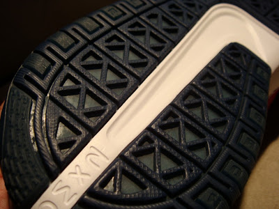 nike zoom lebron 6 low ss crimson white navy 1 06 Sample Photos of the Crimson Nike Zoom LeBron VI Low