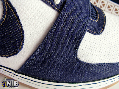 Nike Zoom LeBron VI Low White / Navy / Light Brown Denim lebron6 low navy denim 25 web Nike Zoom LeBron VI Low White / Navy / Light Brown Denim