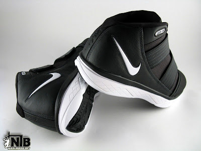nike zoom soldier 3 gr black white 6 21 Asia Exclusive Nike Zoom Soldier III XDR Outdoor Pack Showcase