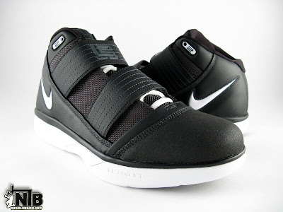 nike zoom soldier 3 gr black white 6 22 Asia Exclusive Nike Zoom Soldier III XDR Outdoor Pack Showcase