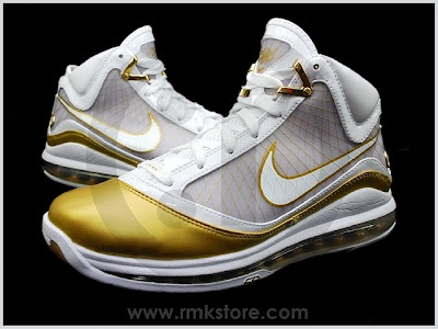nike air max lebron 7 gr china white gold 4 03 Nike Air Max LeBron 7 VII White Gold China Edition