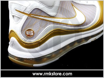 nike air max lebron 7 gr china white gold 4 06 Nike Air Max LeBron 7 VII White Gold China Edition