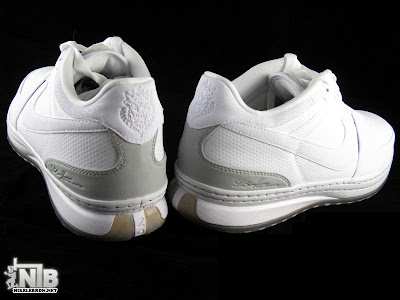 Nike Zoom LeBron VI Low White/White Medium Grey Showcase lebron6 low white grey 11 web Nike Zoom LeBron VI Low White/White Medium Grey Showcase