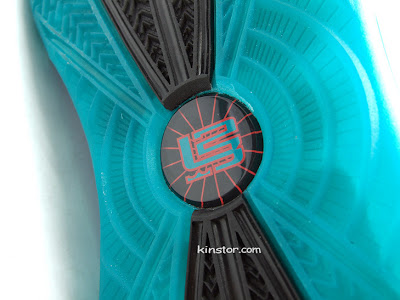 nike air max lebron 7 gr white black aqua 1 04 Upcoming Baltic Blue aka Aqua aka Red Carpet LeBron VII New Pics