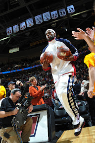 lebron james nba 091031 cle vs cha 21 LeBron and the Cavs Win Two in a Row. LBJ Wears the Piano AML7.