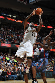 lebron james nba 091031 cle vs cha 08 LeBron and the Cavs Win Two in a Row. LBJ Wears the Piano AML7.