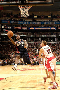 lebron james nba 091030 cle at tor 04 Still Not Enough. LeBron Scores a Triple Double, but Cavs Fail to Win.