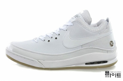 Nike Air Max LeBron VII Low: White/Black/Red & White/Gum nike air max lebron 7 low ss white silver 1 04 Nike Air Max LeBron VII Low: White/Black/Red & White/Gum